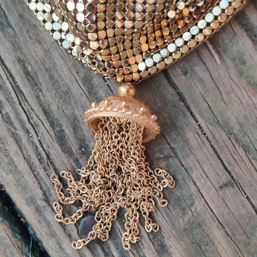 Vintage 1930s Whiting and Davis Flapper Gold Mesh Drawstring bag - Picture 3 of 12